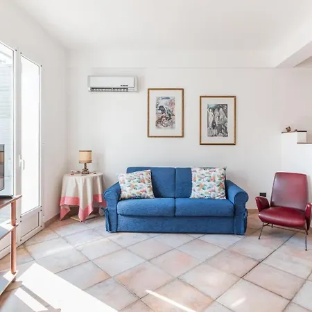 Dabbanna House Near The Sea, Parking & Wifi Holiday home *